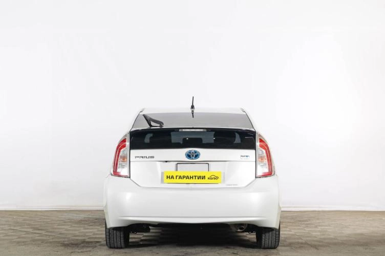 Toyota Prius 5 из 6