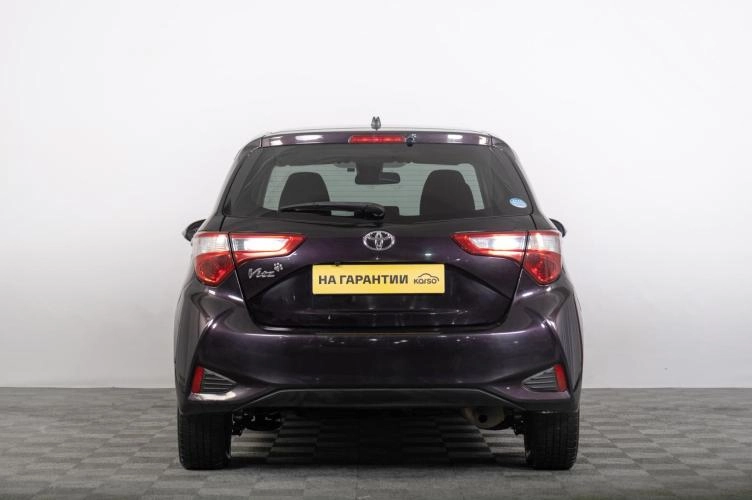 Toyota Vitz 4 из 6