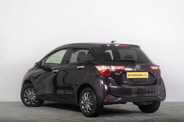 Toyota Vitz 5 из 6
