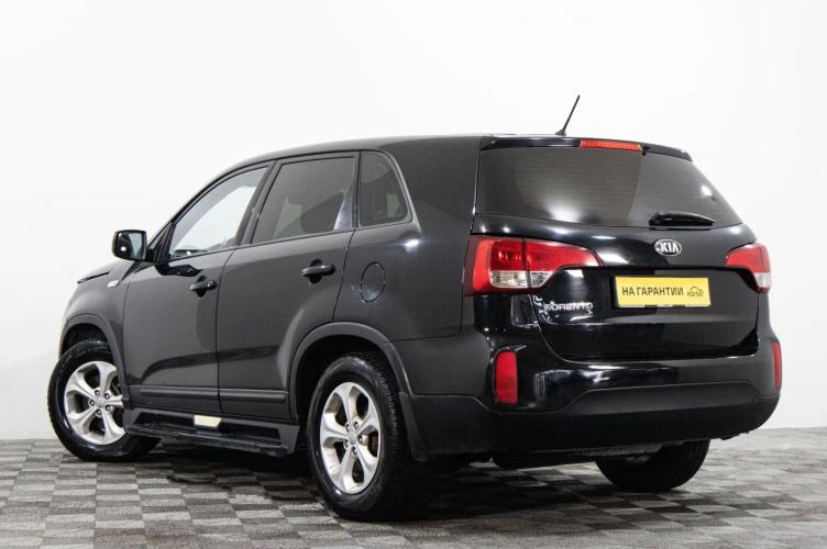 KIA Sorento 4 из 6