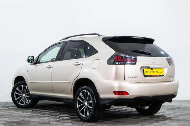 Lexus RX 6 из 6
