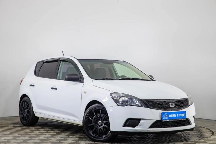 KIA cee'd 1 из 6
