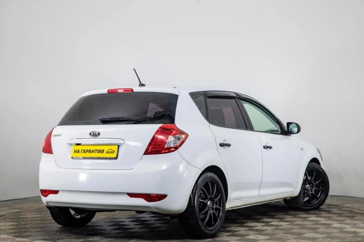 KIA cee'd 4 из 6
