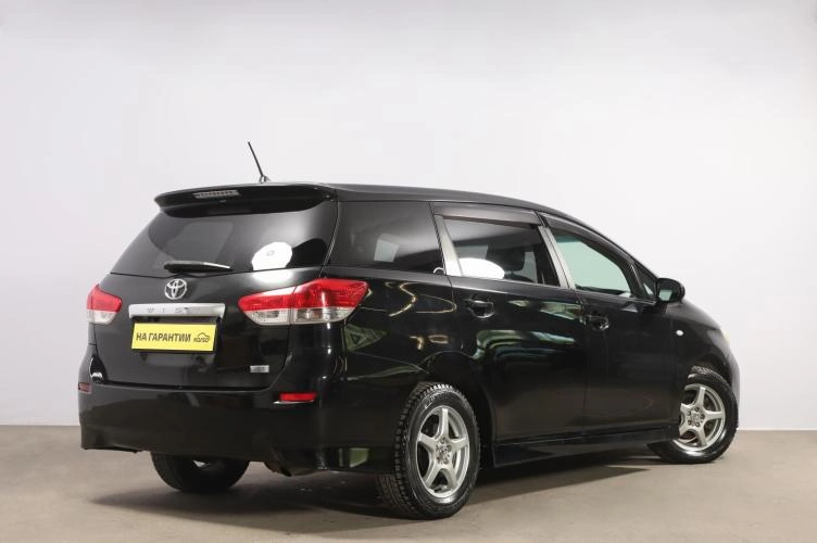 Toyota Wish 6 из 6