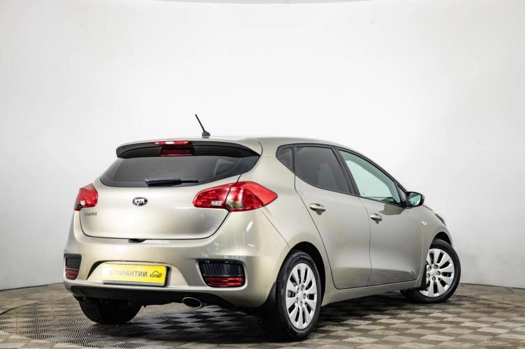 KIA cee'd 4 из 6