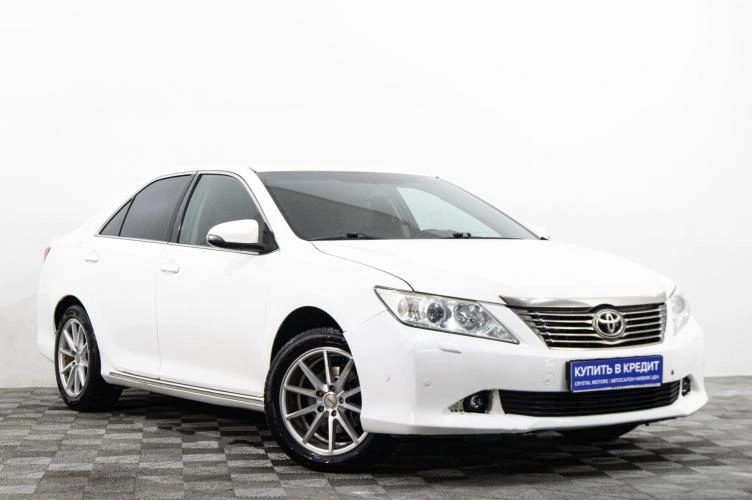 Toyota Camry 1 из 6