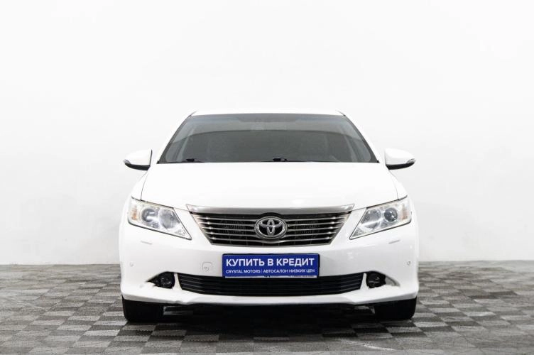 Toyota Camry 2 из 6