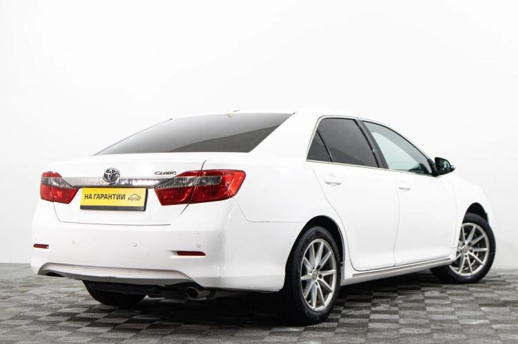 Toyota Camry 6 из 6