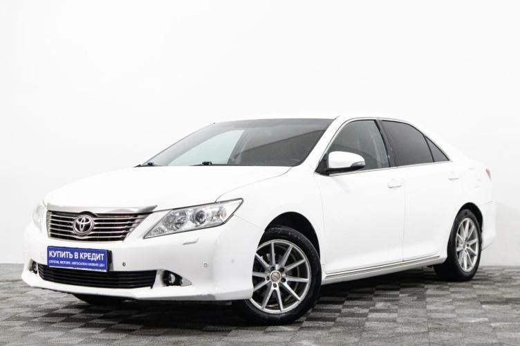 Toyota Camry 3 из 6
