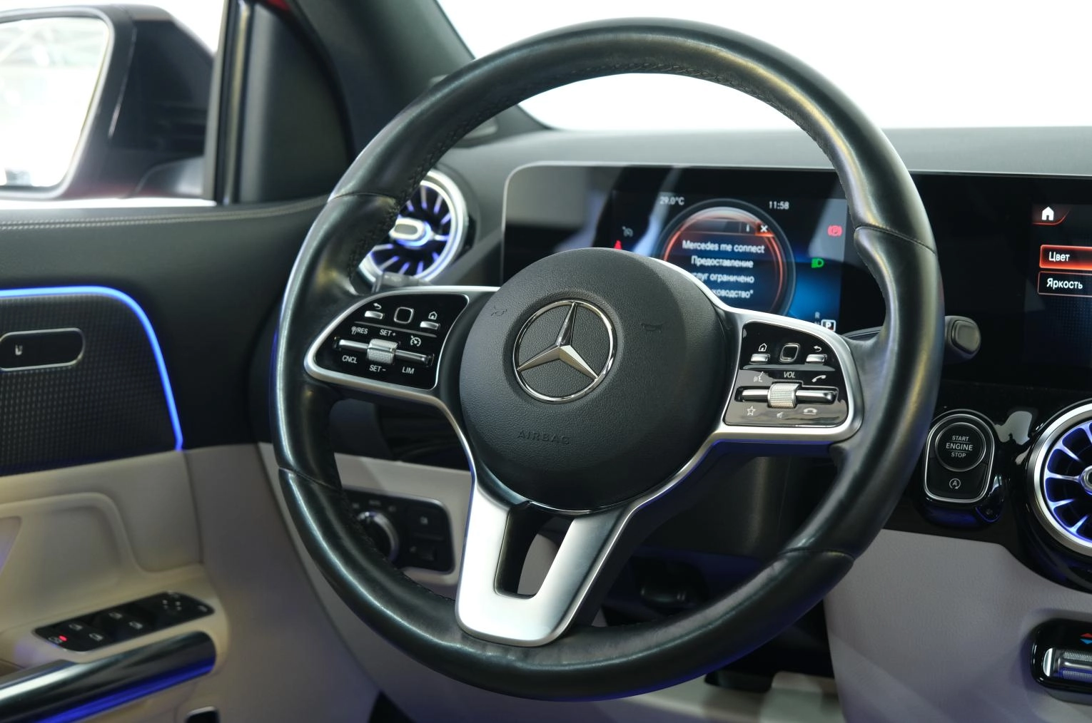 Mercedes-Benz GLA-класс 13 из 27