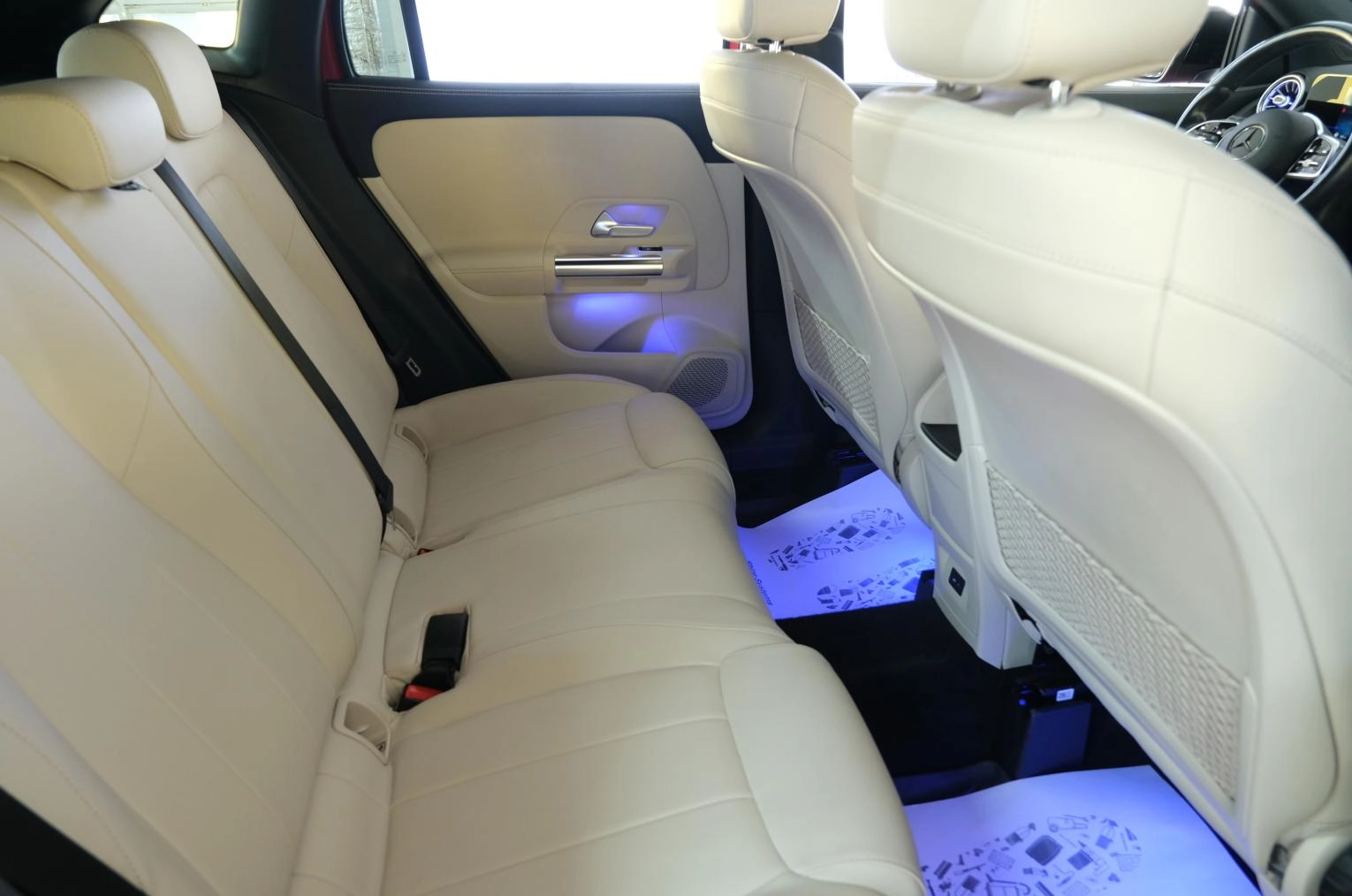 Mercedes-Benz GLA-класс 26 из 27