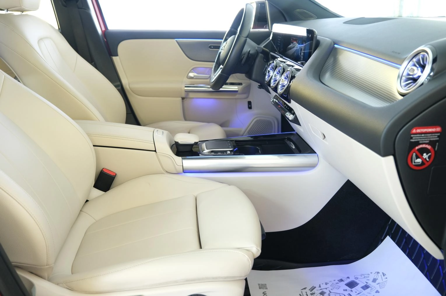 Mercedes-Benz GLA-класс 24 из 27
