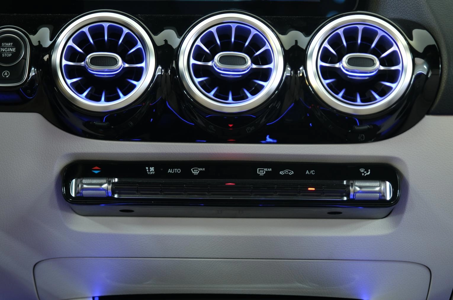 Mercedes-Benz GLA-класс 20 из 27