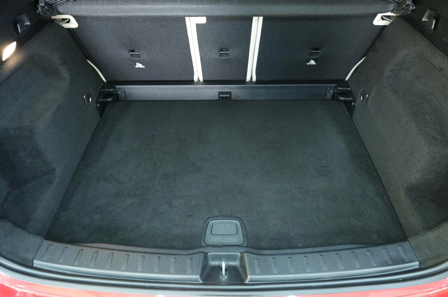 Mercedes-Benz GLA-класс 27 из 27