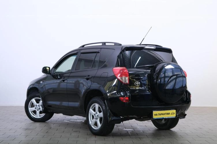 Toyota RAV4 4 из 6
