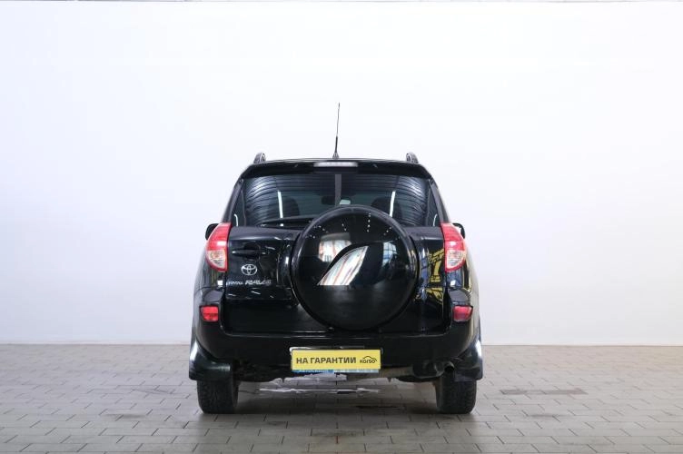 Toyota RAV4 5 из 6