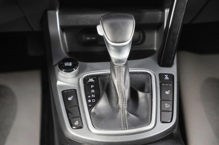 KIA Seltos 14 из 18