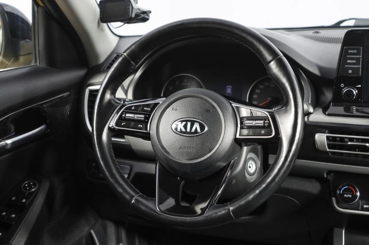 KIA Seltos 11 из 18