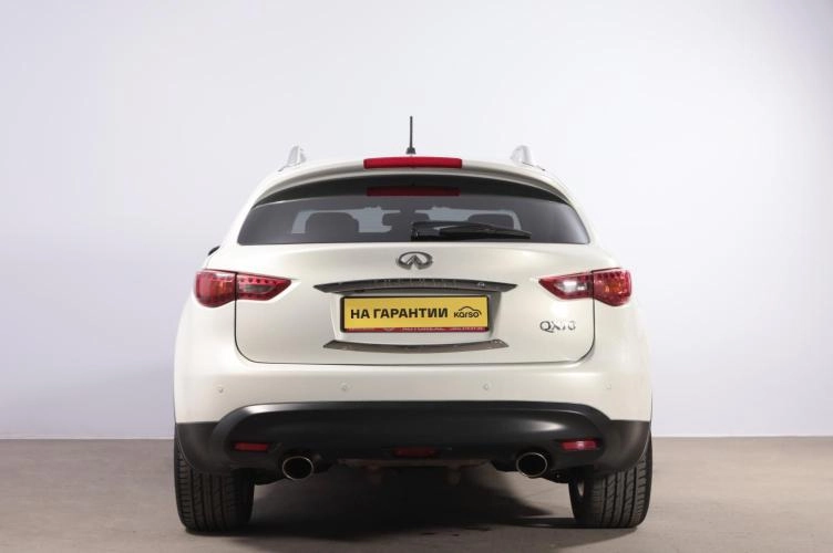Infiniti QX70 5 из 6