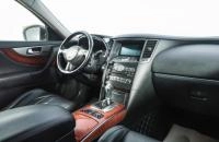 Infiniti QX70 9 из 19