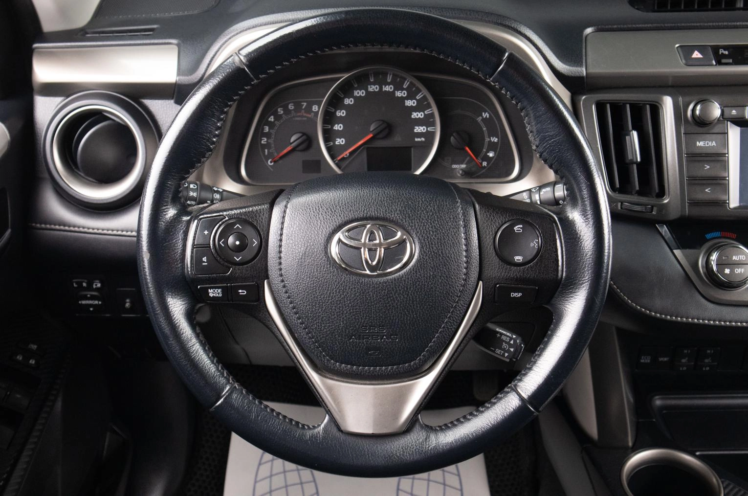 Toyota RAV4 9 из 21
