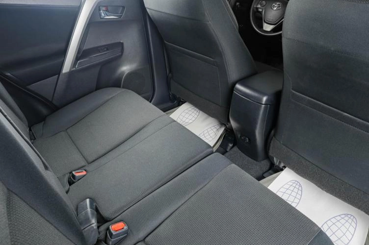 Toyota RAV4 9 из 19