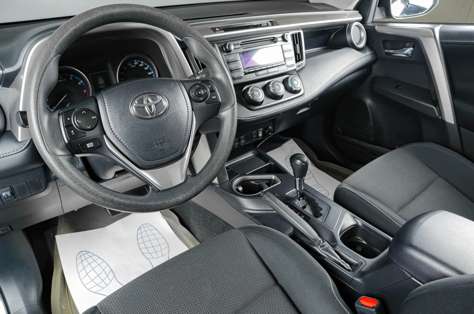 Toyota RAV4 7 из 19