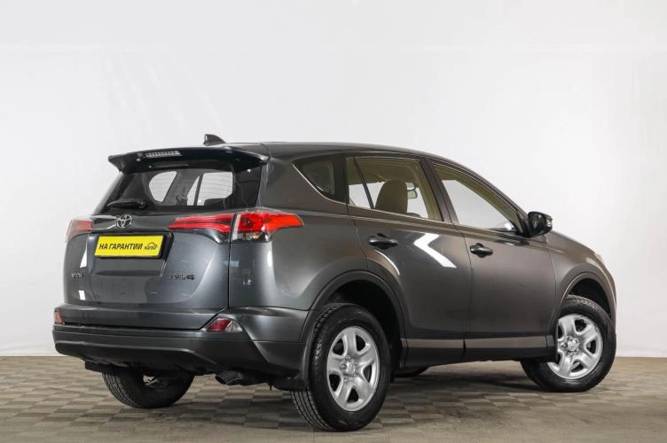 Toyota RAV4 6 из 6