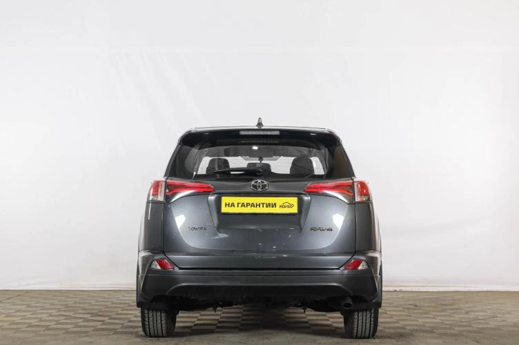 Toyota RAV4 5 из 6