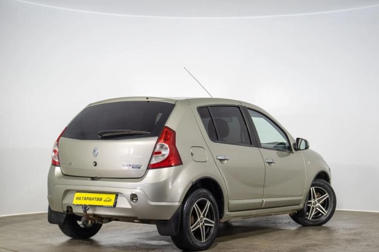 Renault Sandero 4 из 6