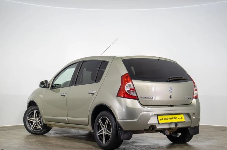 Renault Sandero 6 из 6