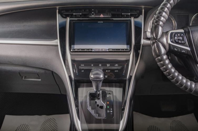 Toyota Harrier 15 из 20
