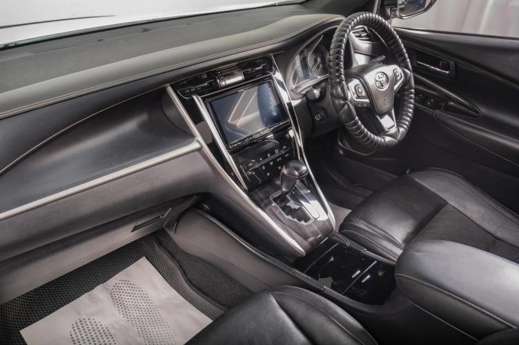 Toyota Harrier 17 из 20