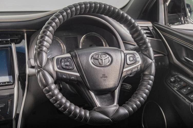 Toyota Harrier 12 из 20