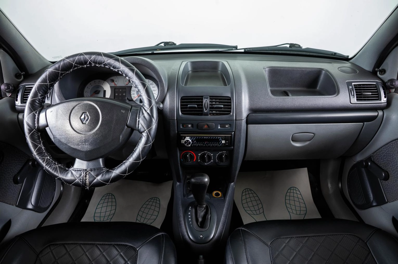 Renault Symbol 12 из 18