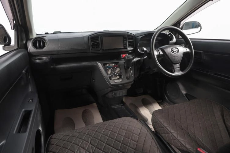 Daihatsu Mira e:S 7 из 15