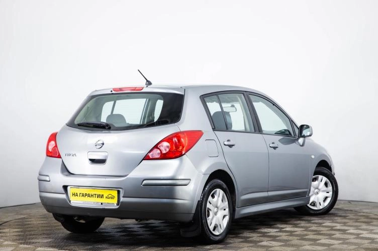 Nissan Tiida 4 из 6