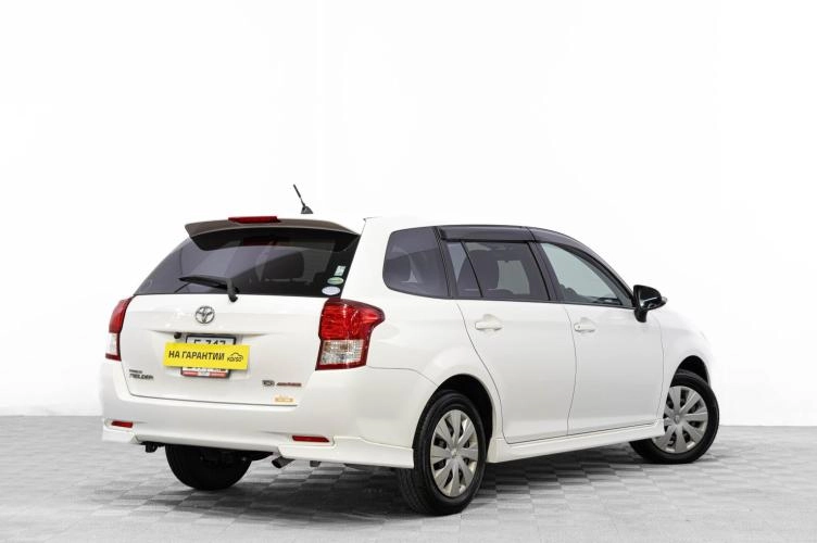Toyota Corolla Fielder 4 из 6