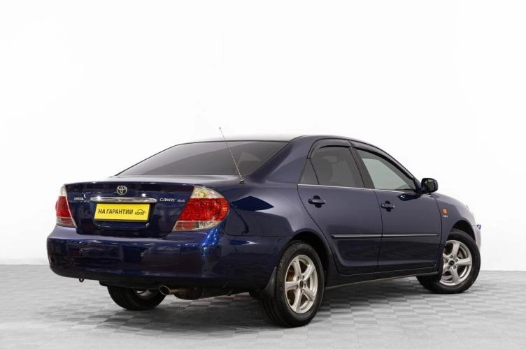 Toyota Camry 4 из 6