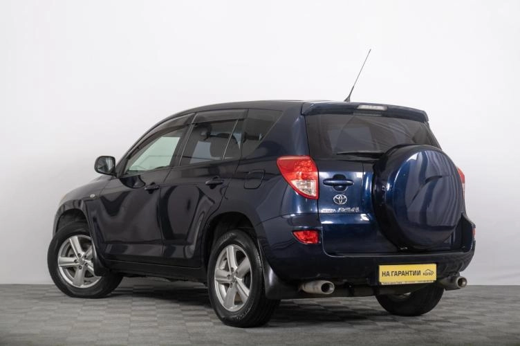 Toyota RAV4 5 из 6