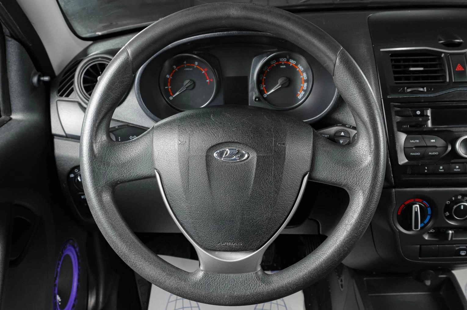 ВАЗ (LADA) Granta 13 из 16