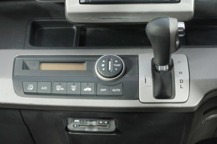 Honda Freed 13 из 17