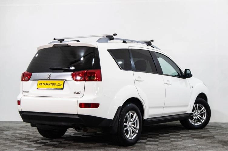 Peugeot 4007 4 из 6