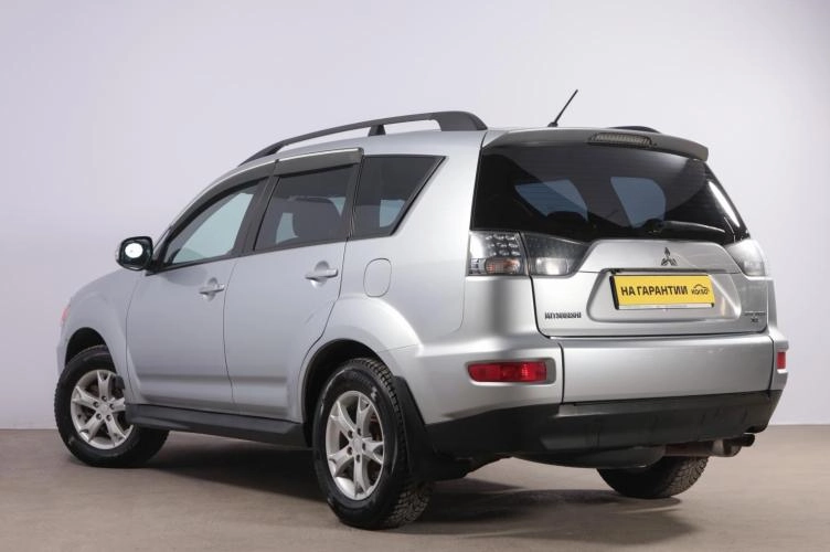 Mitsubishi Outlander 4 из 6