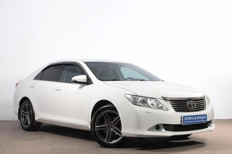Toyota Camry 1 из 6