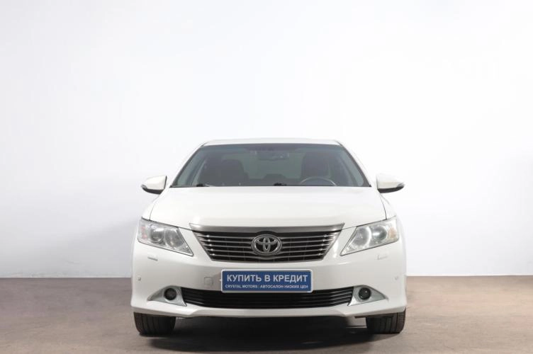 Toyota Camry 2 из 6