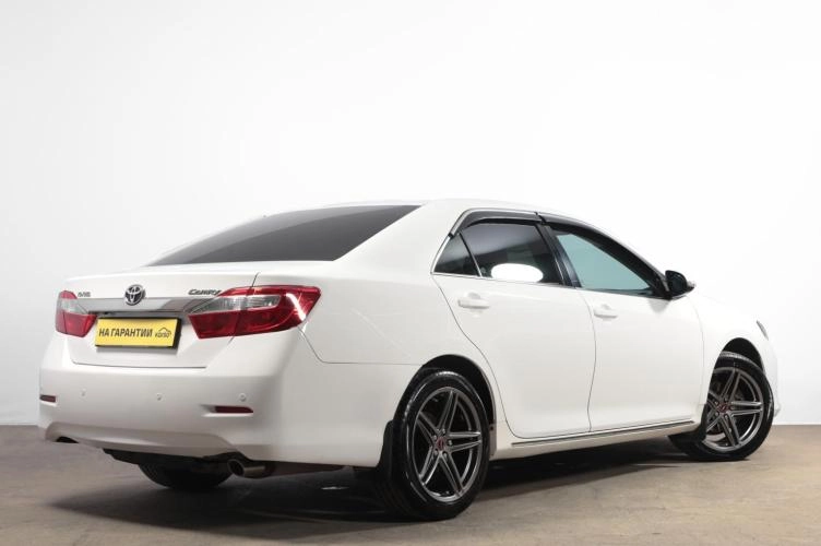 Toyota Camry 6 из 6