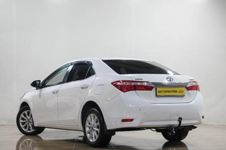 Toyota Corolla 4 из 6
