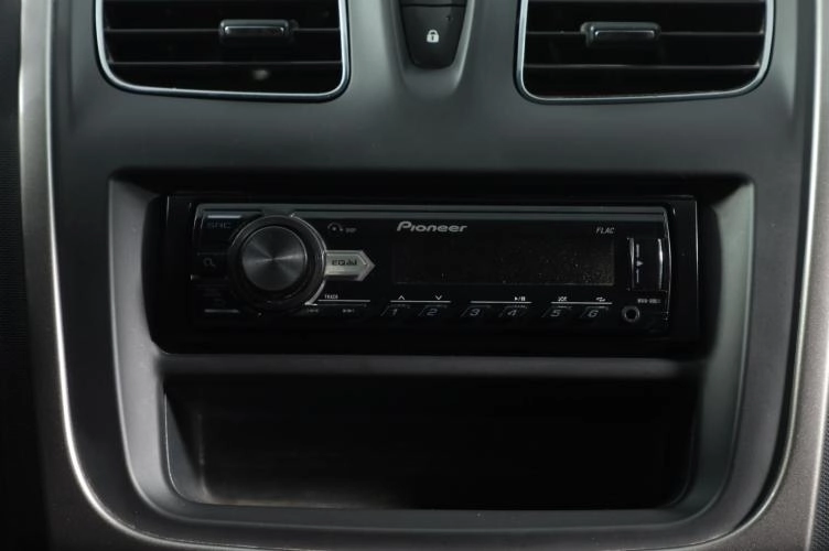Renault Sandero 10 из 16
