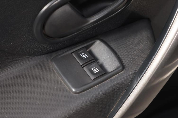 Renault Sandero 15 из 16